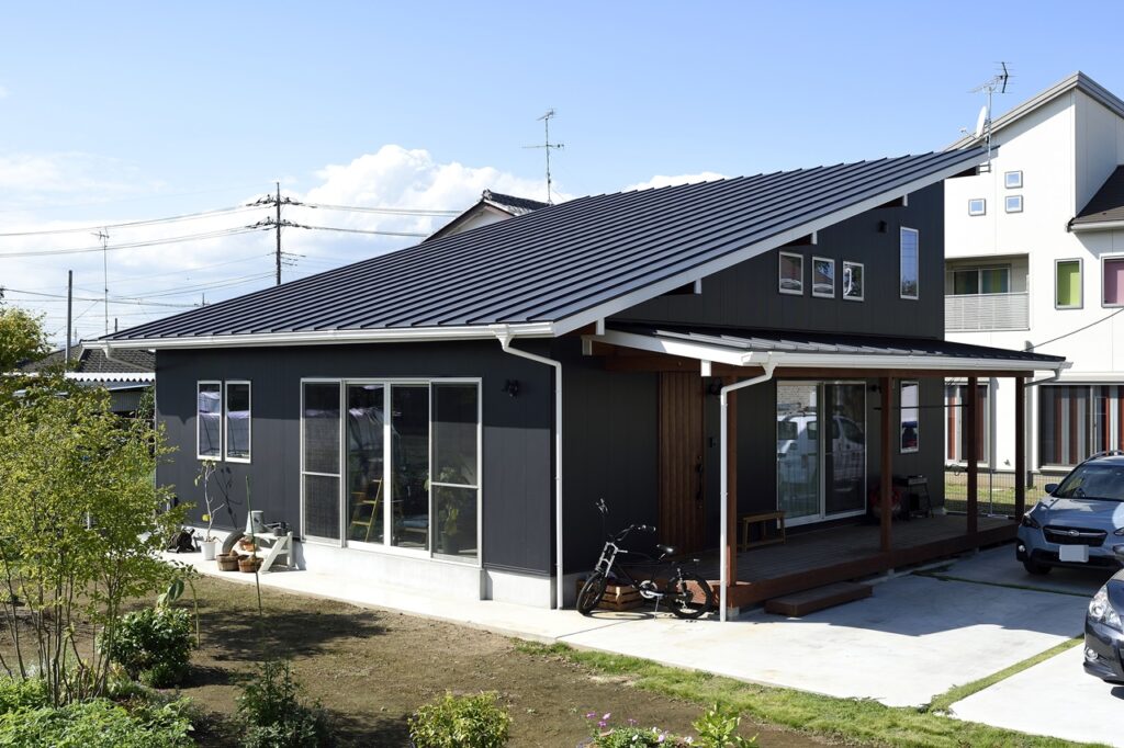 片流れ屋根の最適な勾配は?メリットやデメリットまでわかりやすく解説 | 太田市のモデルハウスメディア【HOUSE PALETTE】